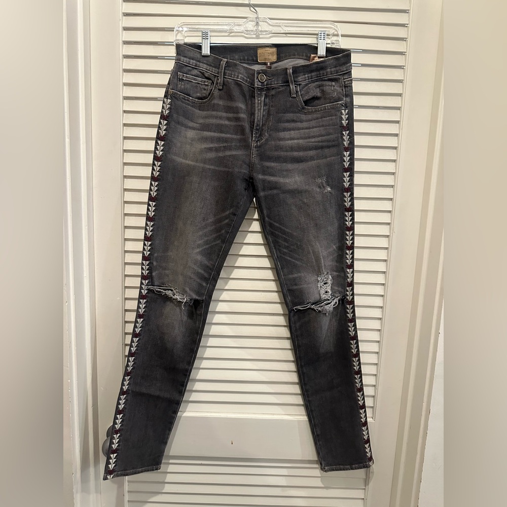 Driftwood Marilyn Embroidered Jeans size 28